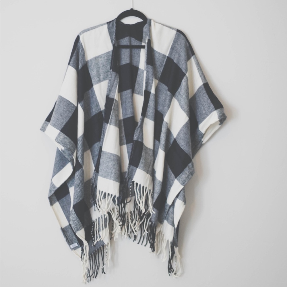 Plaid Poncho Ivory/black